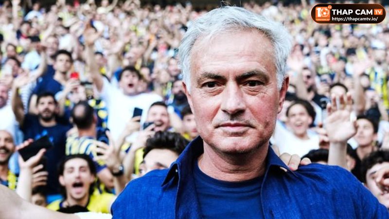 HLV Mourinho có thể làm mới được Fenerbahce hay không?