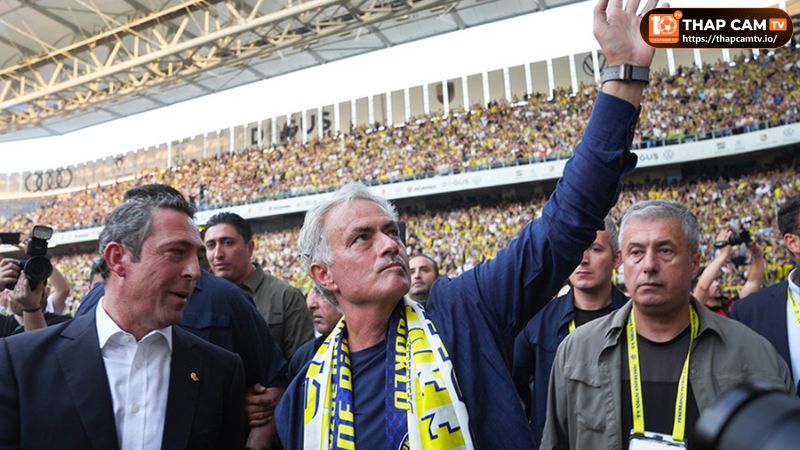 HLV Mourinho ; Fenerbahce